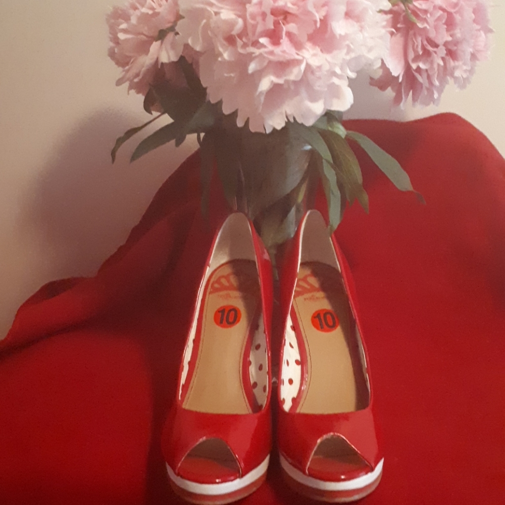 Shoes - Picture 4 of 4